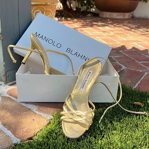 Gorgeous gold Manolos